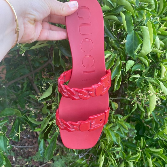 Gucci Red Hibiscus Twisted Rubber Pattern Slides Sandals Size 11 - Picture 10 of 17